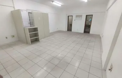 Sala comercial para alugar na Rua João Pessoa, Centro, Santos