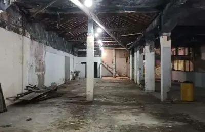 Ponto comercial para alugar na Rua Amador Bueno, Centro, Santos