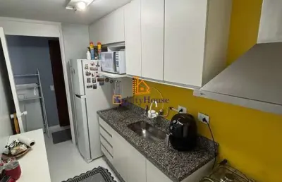 Apartamento a venda 56m² - 2 dorms - com móveis planejados - 1 vaga de garagem -