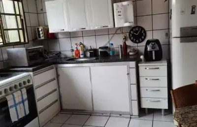 Casa para venda em uberlândia, saraiva, 3 dormitórios, 1 suíte, 2 banheiros, 2 vagas