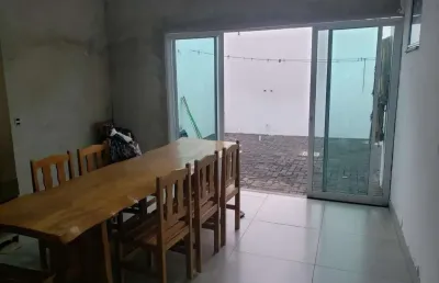 Casa para venda em uberlândia, jardim holanda, 4 dormitórios, 2 suítes, 1 banheiro, 2 vagas