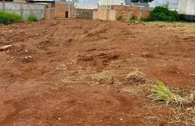 Terreno à venda na Rua Sampaio, Laranjeiras, Uberlândia