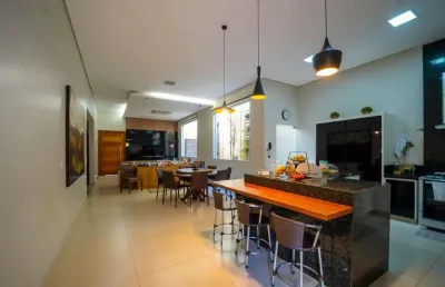 Casa em condomínio para venda em uberlândia, lagoinha, 3 dormitórios, 3 suítes, 2 banheiros, 2 vagas
