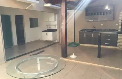 Casa para venda em uberlândia, brasil, 3 dormitórios, 1 suíte, 2 banheiros, 2 vagas