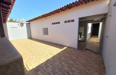 Casa para venda em uberlândia, granada, 3 dormitórios, 1 suíte, 2 banheiros, 2 vagas