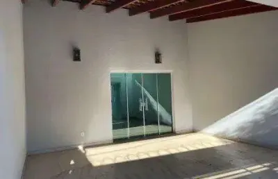 Casa para venda em uberlândia, santa luzia, 3 dormitórios, 1 suíte, 1 banheiro, 2 vagas