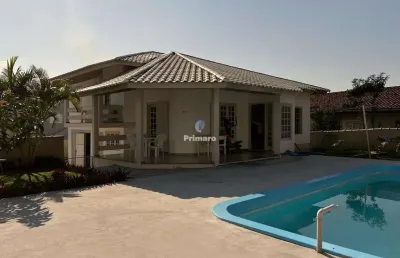 Casa a venda proximo ao centro de criciuma com piscina