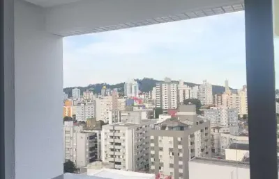 Apartamento no centro, 03 dormitório, 01 suíte andar alto