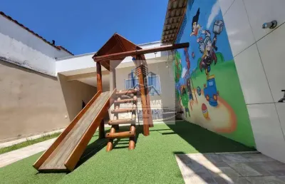 Casa perfeita para família, área de lazer completa, 02 dorm e 01 suíte, no centro  -  bertioga