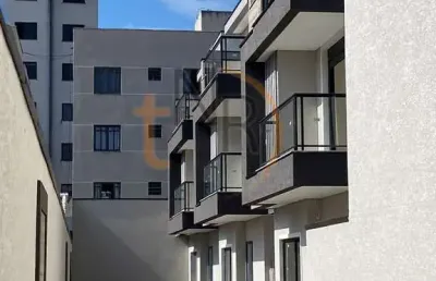 Triplex em rua sem saída! 03 dorm, proximo ao carrefour24hrs!