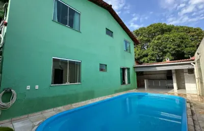 Casa duplex de esquina com 3 suítes e piscina no p10