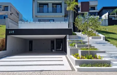 Maravilhosa residencia a venda no condominio reserva de santa ana