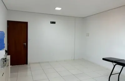 Sala comercial para locação no centro comercial santa cruz- cuiabá mt
