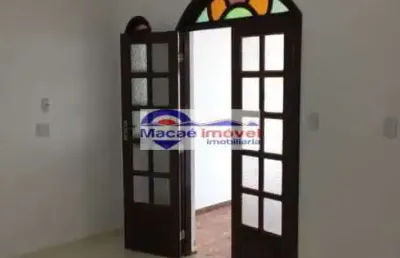 Casa com 2 quartos à venda na rua prefeito miranda sobrinho, miramar, macaé, 80 m2 por r$ 300.000