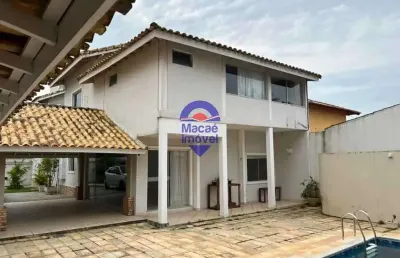 Casa com 5 quartos à venda na rua agnes teixeira marinho guimarães, riviera fluminense, macaé, 300 m2 por r$ 1.690.000