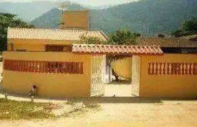 Casa de esquina a 250m da praia do sapê em ubatuba - 4 suítes e 7 vagas