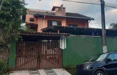 Lindo sobrado com 3 dormitórios e 5 banheiros à venda, 450m² por r$ 900.000 - martim de sá - caraguatatuba/sp