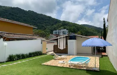Casa com piscina  à venda na praia toninhas em ubatuba/sp