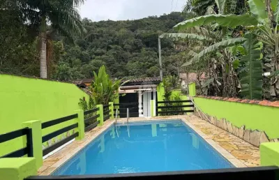2 sobrados com piscina - condomínio recanto verde mar  650m da praia da cocanha