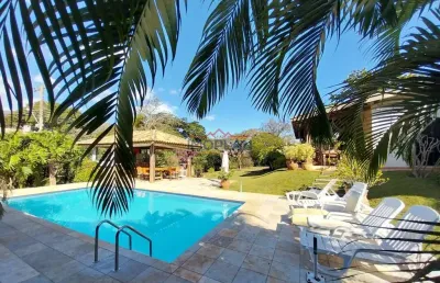 Casa à venda com 5 dormitórios 3 suítes e piscina na vila petrópolis - atibaia/s
