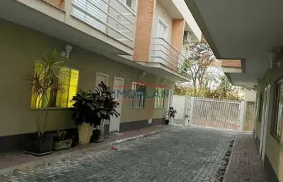 Casa em condomínio village em atibaia , 02 dormitórios sendo 02 suítes , 1 vaga