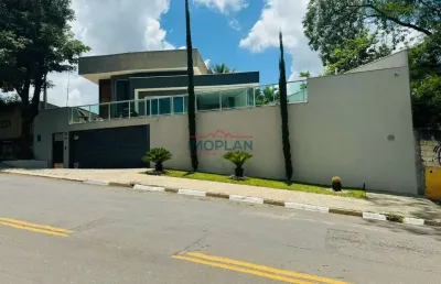 Casa à venda em excelente localização com 3 suítes em atibaia