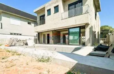Casa à venda em uma localização privilegiada, situada em um ótimo condomínio