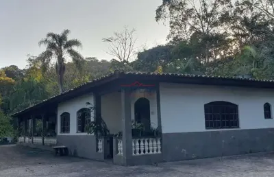 Chácara a venda em arujá , 04 dormitórios, 7000m at 404m ac, sala e cozinha gran