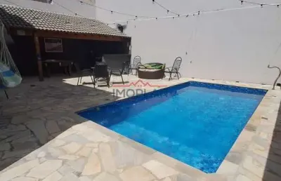 Casa á venda com 202,43 m² com piscina e vista para a pedra grande em atibaia/sp