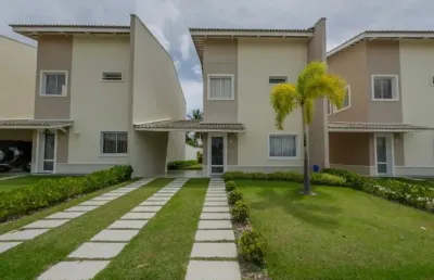 Condomínio grand essence  casa duplex decorada localizada a apenas uma quadra da ce 040.