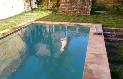 Pousada á venda na colônia de férias e a poucos metros da praia