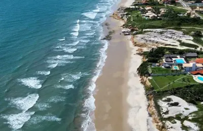 Casa plana espetacular com chalés e uma área de lazer completa em uma excelente localização pra usufruir em ambientes familiares e com os amigos...