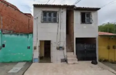 Excelente oportunidade para rentabilidade, ótimo investimento de 4 casas dúplex a 50m2 da av perimetral sentido messejana, preço de ocasião $280 mil.