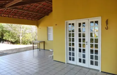 Vende - se casa na avenida principal de acesso a praia da taiba