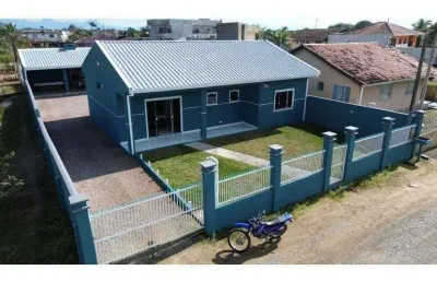 Excelente residência perto da praia do coroados guaratuba