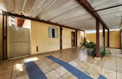 Boa vista - excelente casa com 03 dormitórios sendo 01 tipo apartamento