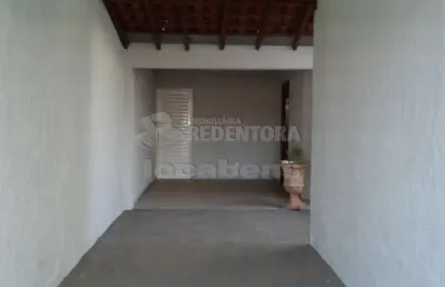 Casa localizada no bairro cidade jardim com porcelanato e alarme.