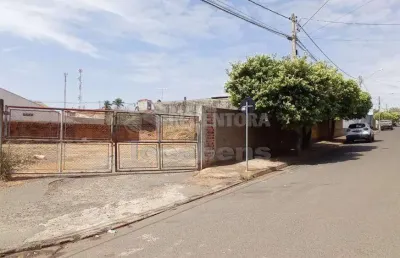 Excelente terreno comercial ou residencial com 816 m² de área.