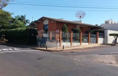 Casa com 4 quartos à venda no Centro, Mirassol 