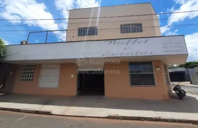 Guapiaçu - salão comercial com apartamento no piso superior