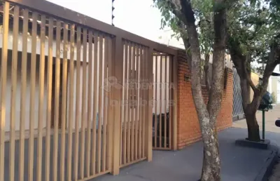 Casa de 2 dormitórios no bairro regissol em mirassol