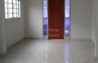 Boa vista - casa 3 dorms, 2 vagas de garagens, sala 2 ambs, coz, 2 wcs, varanda, dep empregada