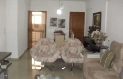 Centro apartamento em andar baixo com 3 dormitórios