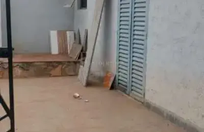 Venda de casa com 03 dormitórios no bairro dom lafaiete