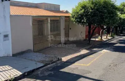 Venda de casa com edícula localizada no bairro cidade jardim.