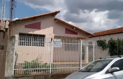 Perto do centro, da regente feijó e barão de cotegipe - casa em terreno de 11x22 metros, bom local