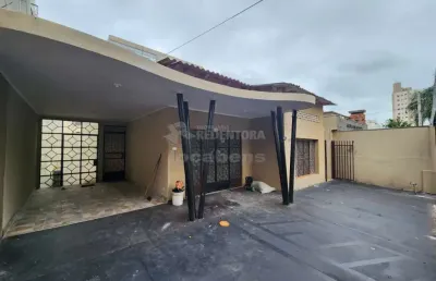 Casa - 03 dormitórios , 02 banheiros, 02 garagens, salão no sub solo