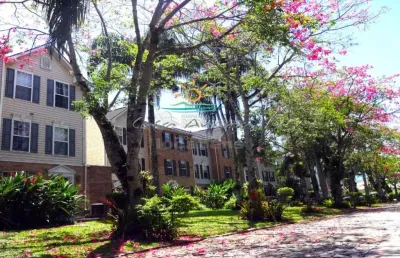 Casa com praia privativa localizada em condomínio em angra dos reis contendo 4 suítes, 2 vaga de garagem e vaga para lancha.