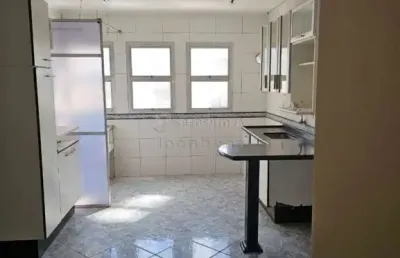 Apartamento com 03 dormitórios e 02 vagas de garagem coberta no bairro vila imperial