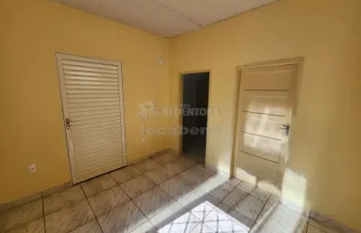 Casa com 01 escritório, 01 vaga de garagem coberta no bairro boa vista